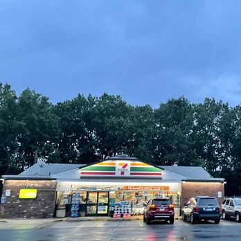 7-ELEVEN - Updated December 2025 - 535 Halfway House Rd, Windsor