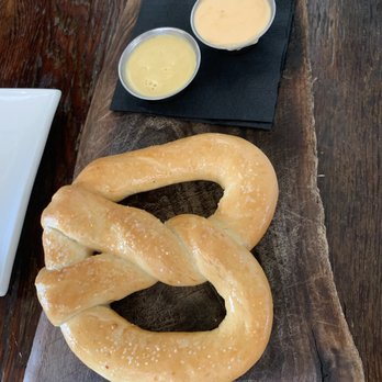 1909 - Pub pretzel - Bars Near Me - Temecula, California