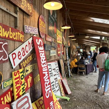 Indian Creek Farm - Waiting in line for cider donuts - Fruits & Veggies Near Me - Ithaca, New York Indian Creek Farm - Waiting in line for cider donuts - Fruits & Veggies Near Me - Ithaca, New York