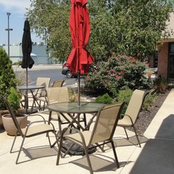 Del's Popcorn Shop - Relax and enjoy our outdoor seating.