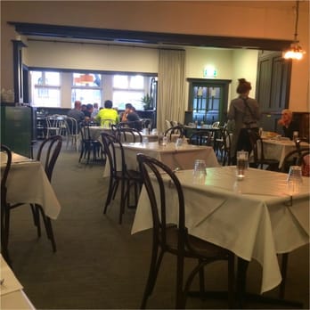 Railway Hotel - Pub Food Near Me - Yarraville, VIC
