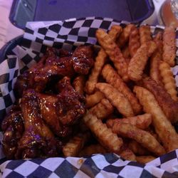 Hot honey chicken wing basket