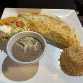 La Cocina De Mama - Quesadilla - Mexican Near Me - Shelbyville, Kentucky
