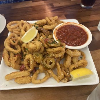 Center Square Grill - Calamari was kinda soggy and not good this time - New American Near Me - East Longmeadow, Massachusetts