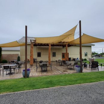 Saviah Cellars - Outdoor patio - Wineries Near Me - Walla Walla, Washington