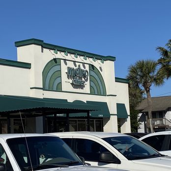 Metro Diner - Front of diner - Breakfast & Brunch Near Me - Jacksonville Beach, Florida