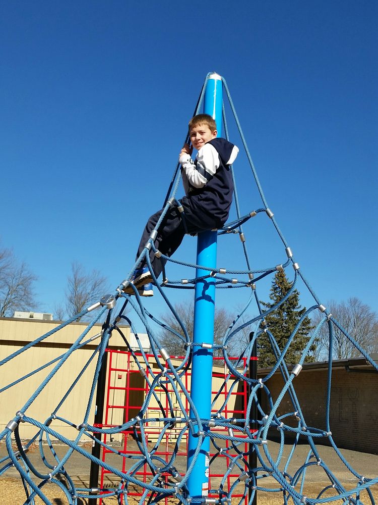 MOUNTAIN VIEW SCHOOL 77 Hampden Rd, East Longmeadow, Massachusetts