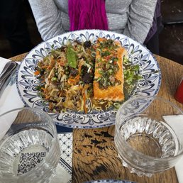 Salmons and veggies