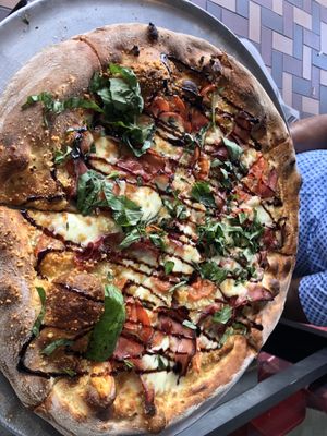 Tavola Pizza by null