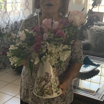 Gladys Flowers - Mom's 82nd Birthday flowers. - Florists Near Me - Miami, Florida