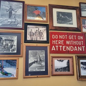 Delaney's Hole in the Wall - Interior - American Near Me - North Conway, New Hampshire