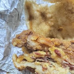 It's dry to the point the chicken look like it was left in the sun .