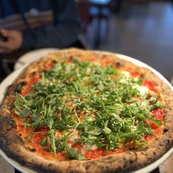 L'Antica Pizzeria Da Michele - Margherita pizza with added arugula