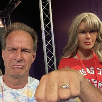 Ripley's 4D Moving Theater - Does this really look like Taylor Swift - Museums Near Me - San Antonio, Texas Ripley's 4D Moving Theater - Does this really look like Taylor Swift - Museums Near Me - San Antonio, Texas