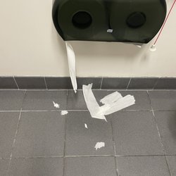Ascension St. Vincent's Riverside Hospital - Disgusting bathroom