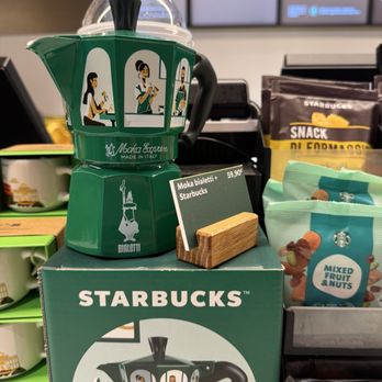 Starbucks - Coffee & Tea Near Me - Rome, RM