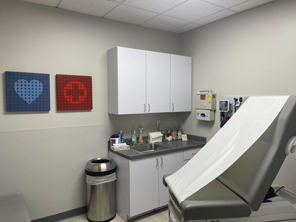 MIDWEST EXPRESS CLINIC Updated October 2024 26 Photos & 71 Reviews