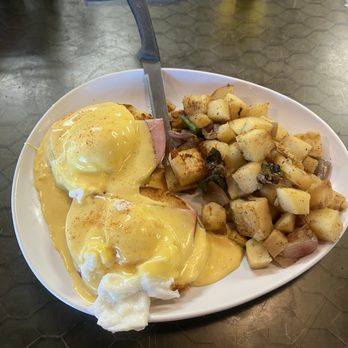 Two Chicks - Eggs Benedict. - Breakfast & Brunch Near Me - Reno, Nevada Two Chicks - Eggs Benedict. - Breakfast & Brunch Near Me - Reno, Nevada