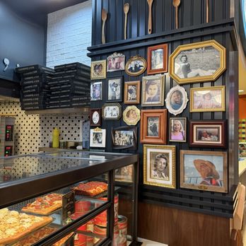 Good Pie - Decor - Pizza Near Me - Las Vegas, Nevada Good Pie - Decor - Pizza Near Me - Las Vegas, Nevada