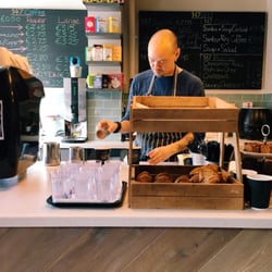 147 Deli - Cappuccino in making