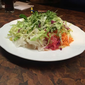 Restaurant Glocke - Sehr lecker der große Salatteller  Immer wieder gerne kommen wir zu Ihnen - German Near Me - Marbach, BW