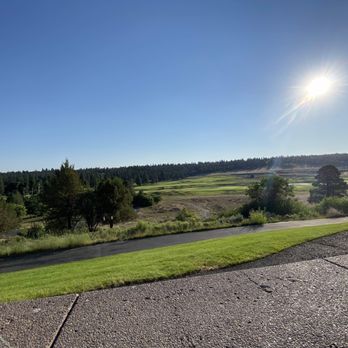 Running Y Resort - Breakfast balcony overlooking the golf course - Hotels Near Me - Klamath Falls, Oregon Running Y Resort - Breakfast balcony overlooking the golf course - Hotels Near Me - Klamath Falls, Oregon