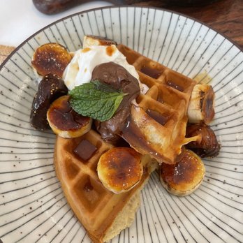 Fig & Ginger - Cinnamon Poached Fig Waffles - Breakfast & Brunch Near Me - Honolulu, Hawaii Fig & Ginger - Cinnamon Poached Fig Waffles - Breakfast & Brunch Near Me - Honolulu, Hawaii