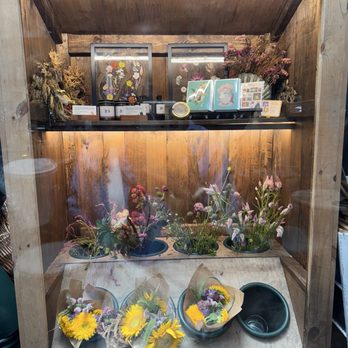 Flower Cat - Flower shop - Cafes Near Me - Brooklyn, New York