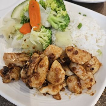A Table Wayne's Kitchen - Asian Fusion Near Me - Manteca, California A Table Wayne's Kitchen - Asian Fusion Near Me - Manteca, California