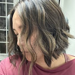 Salon Des Amis - Cute bob with highlights from Annie Judice Hair