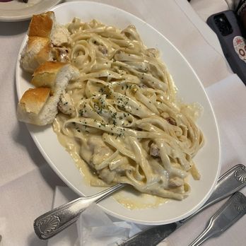 Vito Provolone's - Chicken Alfredo - Italian Near Me - Indianapolis, Indiana