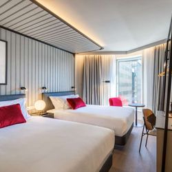 Canopy by Hilton Madrid Castellana - Guest room