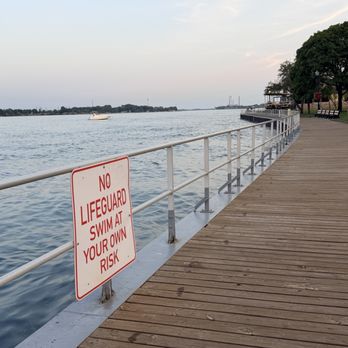 The Dive - Boardwalk after dinner - Bars Near Me - Saint Clair, Michigan