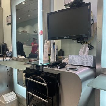 Idol Hair Salon - Inside salon - Hair Salons Near Me - Flushing, New York Idol Hair Salon - Inside salon - Hair Salons Near Me - Flushing, New York