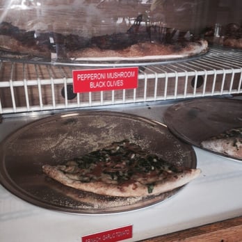 Bob's Pizzeria - Pizza Near Me - Kailua, Hawaii