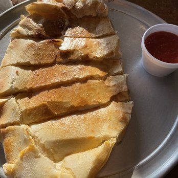 Frateli's Italian Restorant - Homemade cheesy bread - Italian Near Me - Shawnee, Oklahoma
