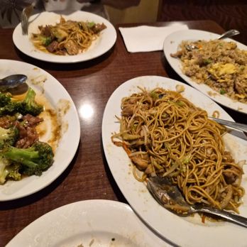 Great Castle Chinese Restaurant - Broccoli beef, chicken chow mein and pork fried rice. Delicious. Staff - friendly and attentive. We recommend. - Chinese Near Me - Bakersfield, California Great Castle Chinese Restaurant - Broccoli beef, chicken chow mein and pork fried rice. Delicious. Staff - friendly and attentive. We recommend. - Chinese Near Me - Bakersfield, California