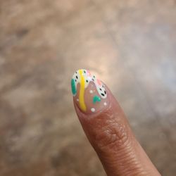 Helen's Nails Salon