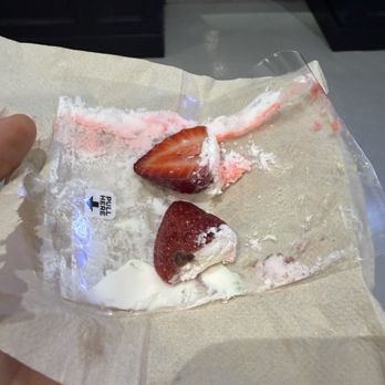 Paris Baguette - Bad strawberry from pastry. - Bakeries Near Me - San Jose, California