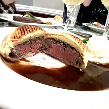 CF Food Kitchen - Med rare Beef Wellington - New American Near Me - Granada Hills, California CF Food Kitchen - Med rare Beef Wellington - New American Near Me - Granada Hills, California