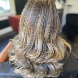 The Hair Lounge