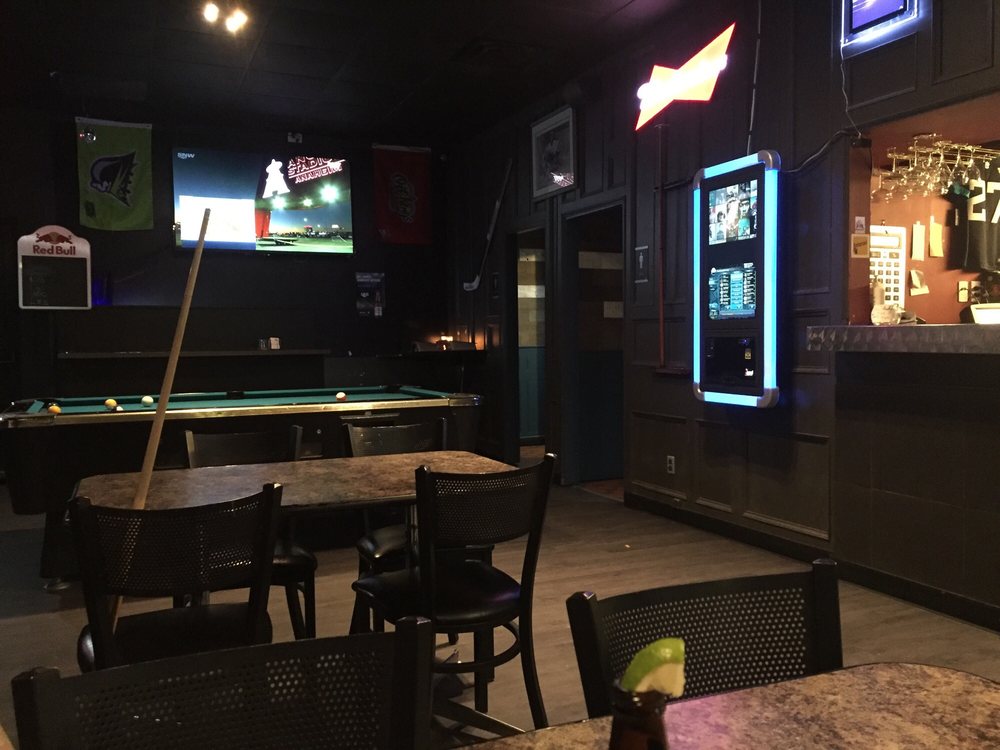 WINGS SPORTS BAR & GRILL Updated September 2024 8541 118 Avenue