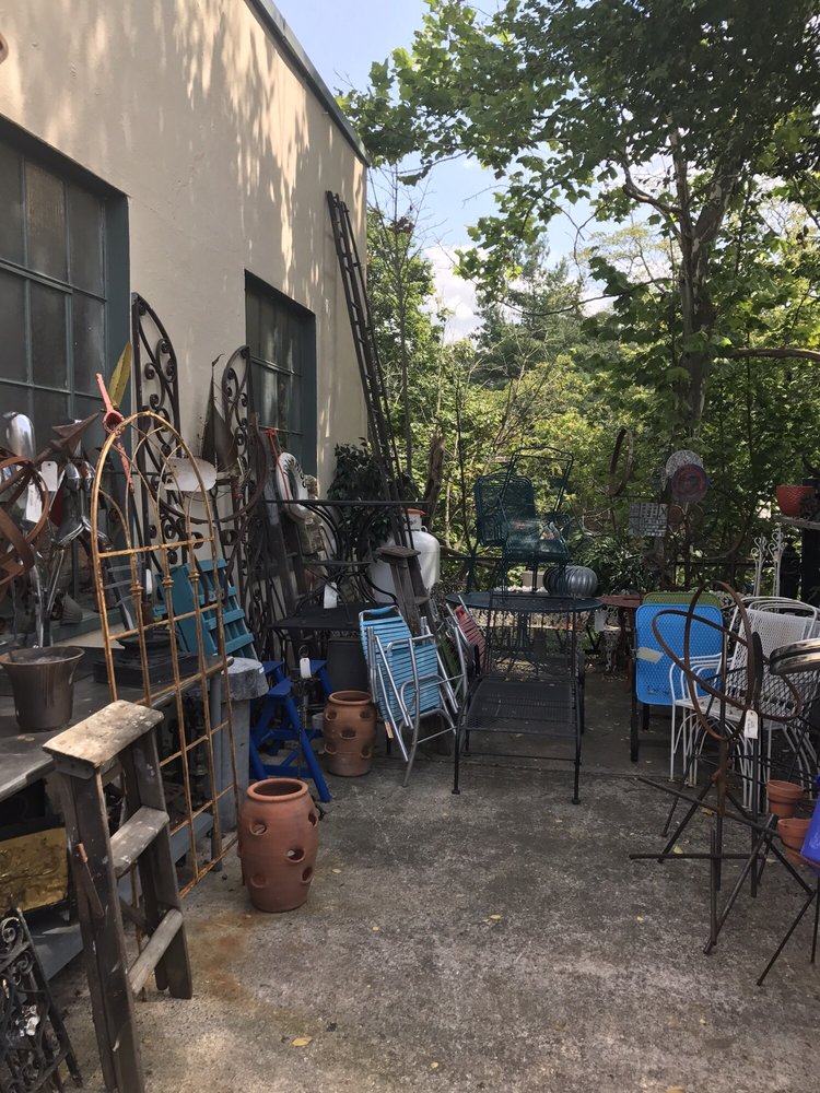 MERGE GALLERY Updated September 2024 10 Photos 26 Race St