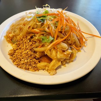 Tea Rose Diner - Pad Thai w Chicken - Thai Near Me - Murray, Utah
