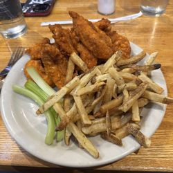 Rafferty's Restaurant - Buffalo Chicken Tenders & Fries