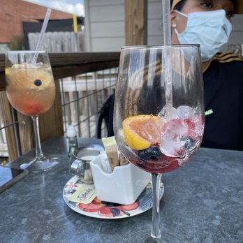 Leeland House - White Sangria - Breakfast & Brunch Near Me - Houston, Texas
