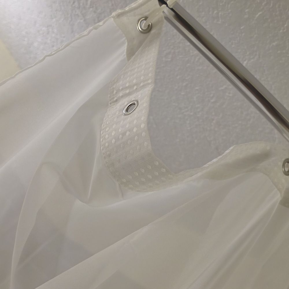 Azul Del Mar - Shower curtain missing rungs - Hotels Near Me - Key Largo, Florida