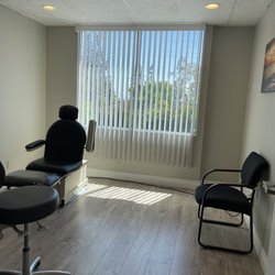 Armin Feradouni, DPM - Professional Foot and Ankle Center - Here is INE if the 3 rooms where he takes care of you. Clean, plenary of natural light, new furniture