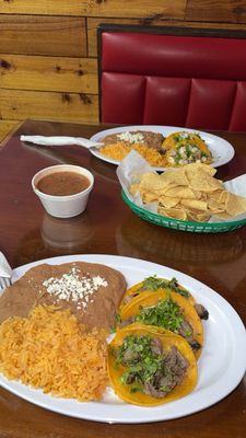 Dona Mary - Antojitos Mexicanos by null