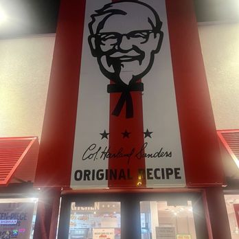 KFC - restaurant sign - Fast Food Near Me - Kailua, Hawaii KFC - restaurant sign - Fast Food Near Me - Kailua, Hawaii